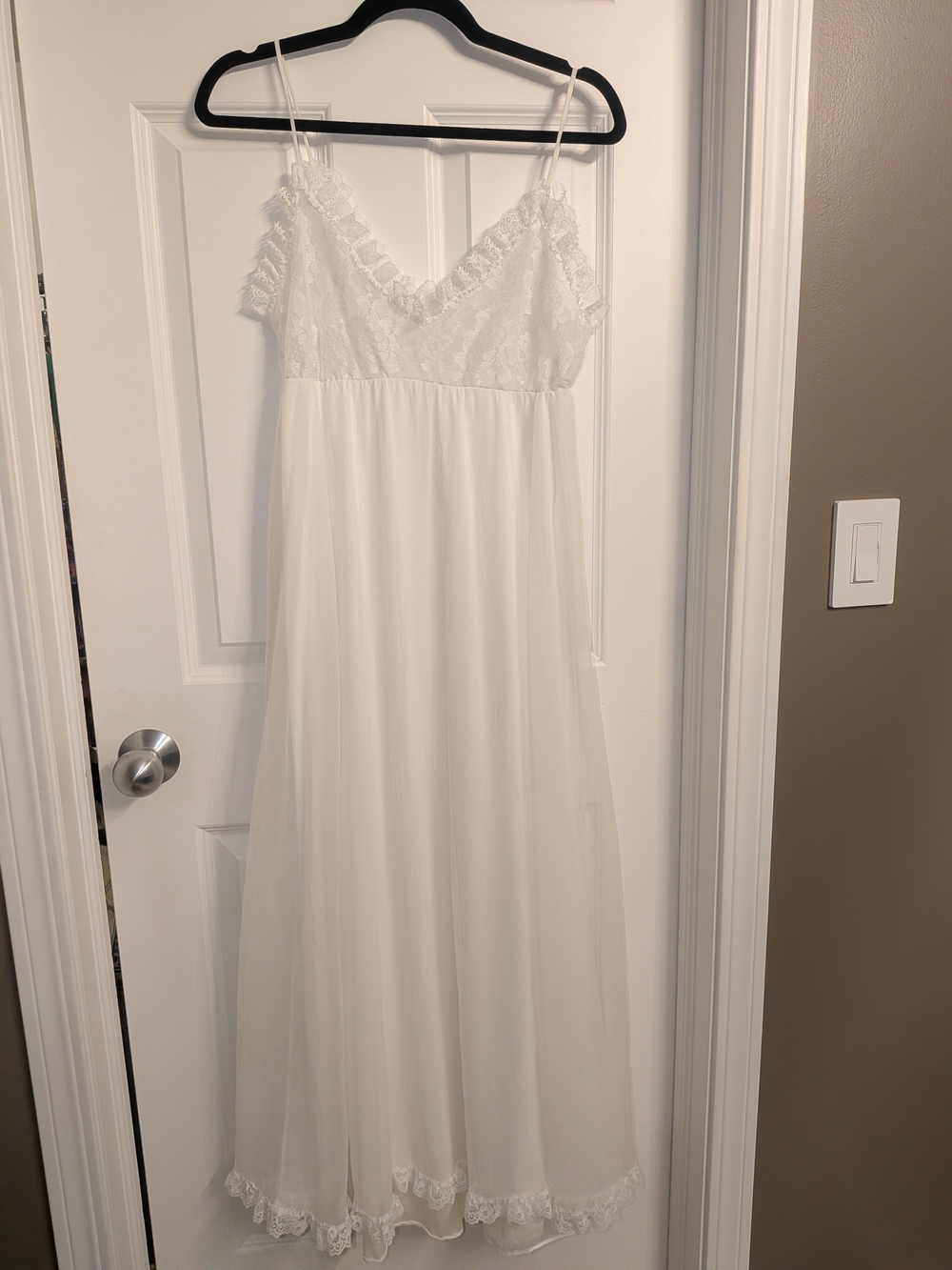 Vintage Lace-Trim White Gown Slip with Delicate Spaghetti Straps